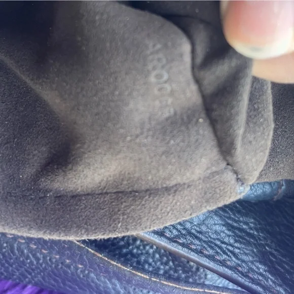 Louis Vuitton Black Shoulder Bag - Picture 6 of 12